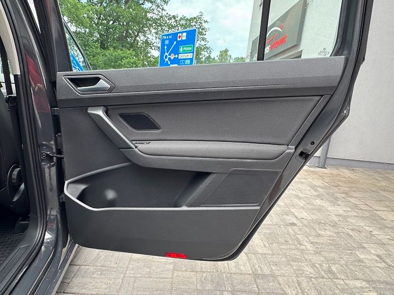 Volkswagen Touran (2018) 1.6 TDi - fotka 12 z 31