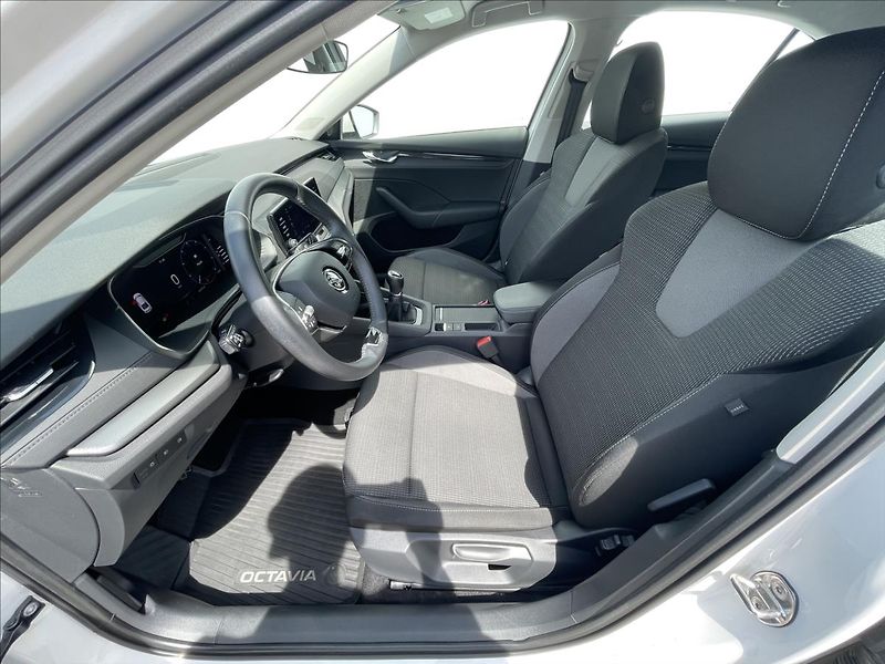 Škoda Octavia 2,0 TDI Ambition Plus KESSY - fotka 4 z 24