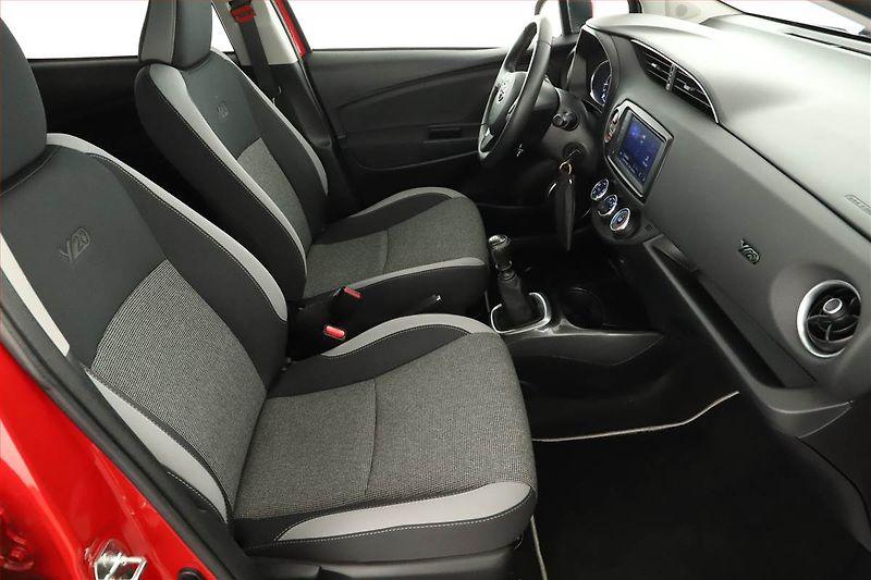 Toyota Yaris (2020) Y20 1.5 Dual VVT-i, ČR,1.maj - fotka 7 z 13