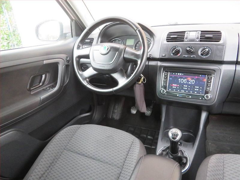 Škoda Fabia (2011) Ambiente 1.2 TSI, Serv.kniha - fotka 7 z 15