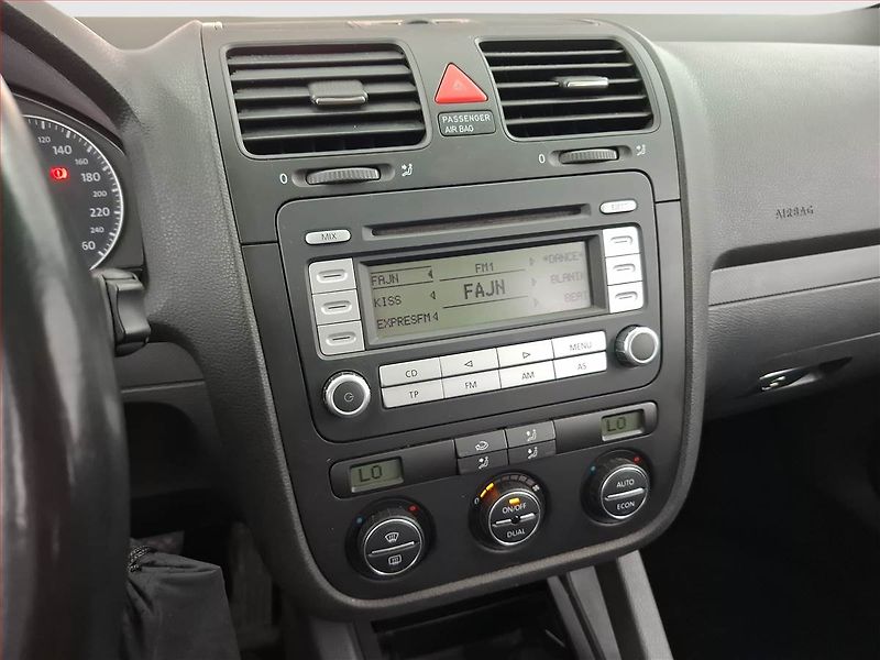 Volkswagen Golf (2007) 1.9 TDI, po STK, Tažné - fotka 12 z 14