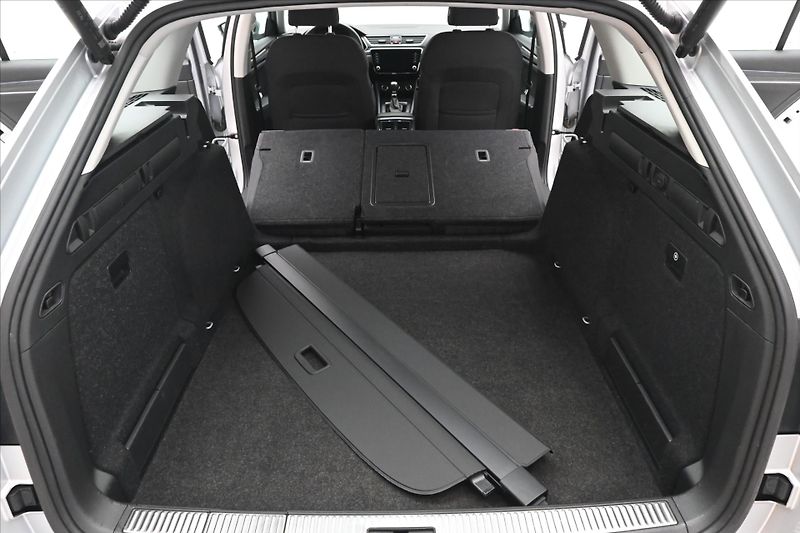 Škoda Superb 2,0 TDI 110 kW DSG Style Záruk - fotka 11 z 33