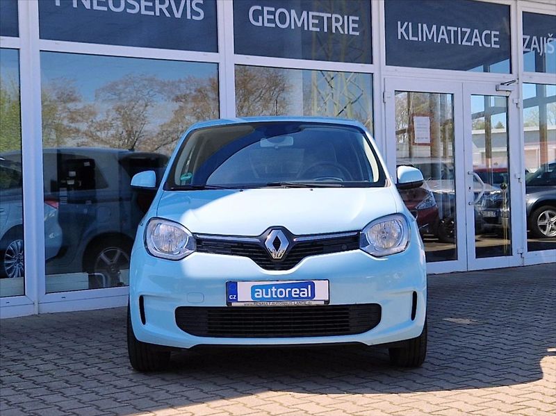 Hyundai i40 1,7 CRDi, Navi, Xenony, Tažné - fotka 8 z 26