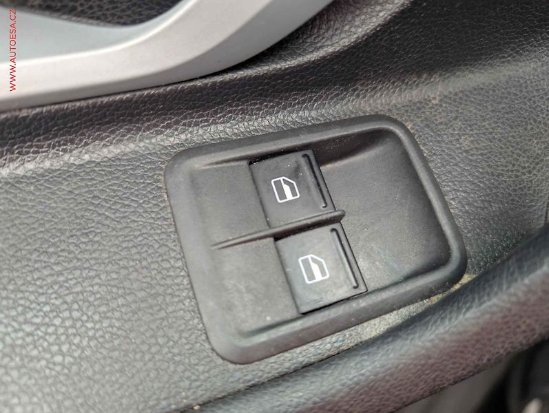 Škoda Roomster (2008) 1.2 12V, ČR, STK8/28 - fotka 13 z 14
