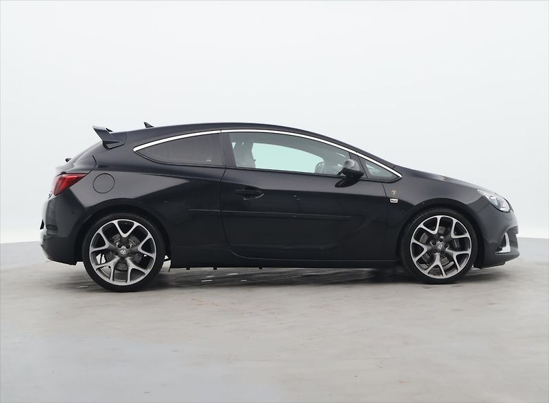 Opel Astra 2,0 T 206kW OPC Black Edit. CZ - fotka 8 z 29