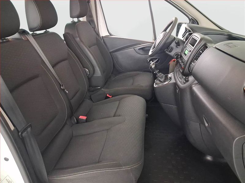 Opel Vivaro (2018) 1.6 BiCDTI, Bus, 9Míst, ČR - fotka 9 z 17