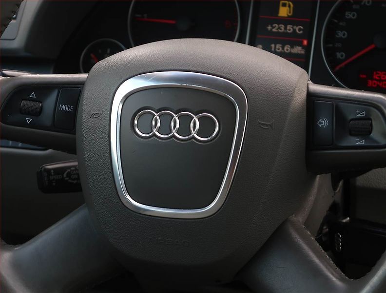Audi A4 (2005) 2.0 TDI, po STK, Tažné - fotka 19 z 19