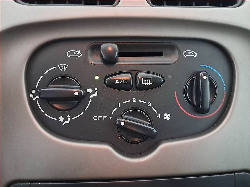 Citroën Xsara Picasso (2007) 1.6 HDi, po STK, jezdí výborně - fotka 17 z 18