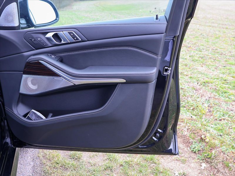 BMW X7 3,0 xDrive40d Mpacket - fotka 16 z 46
