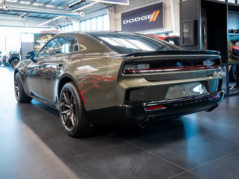 Dodge Charger (2026) 3.0 Scat Pack 4D AWD 550HP - fotka 2 z 36