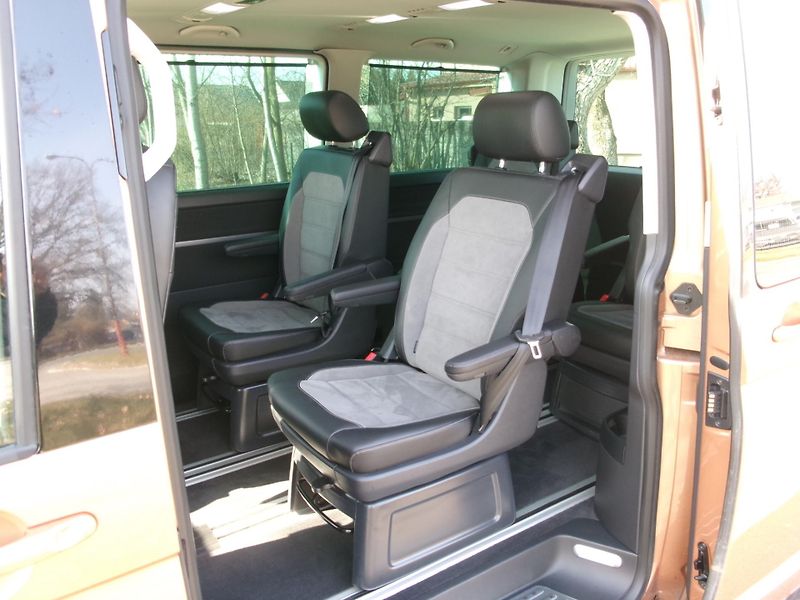Volkswagen Multivan (2020) 2,0TDI DSG NAVI AC BT  - fotka 13 z 40