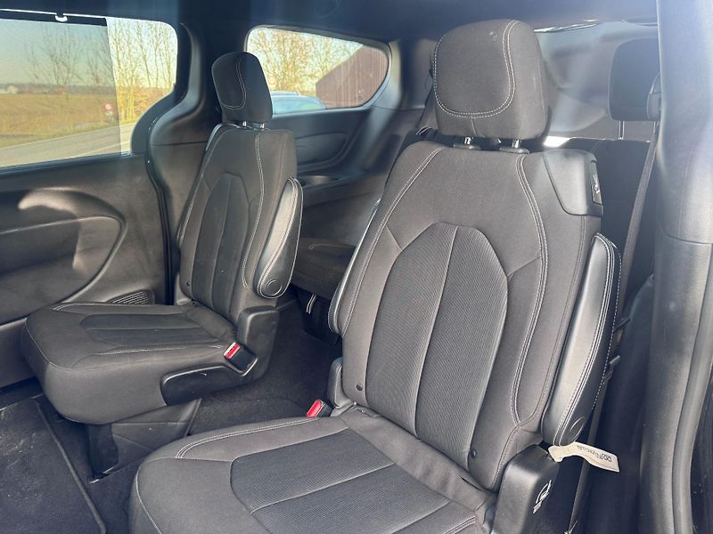 Chrysler Pacifica (2021) 3,6 4x4 AWD DVD RADAR 2021 - fotka 15 z 20