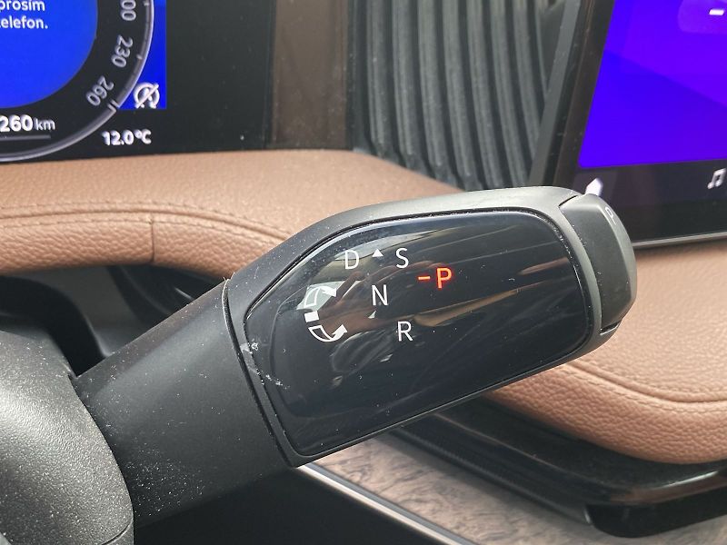 Škoda Superb (2024) Combi 2.0 TDI DSG L&K - fotka 20 z 42