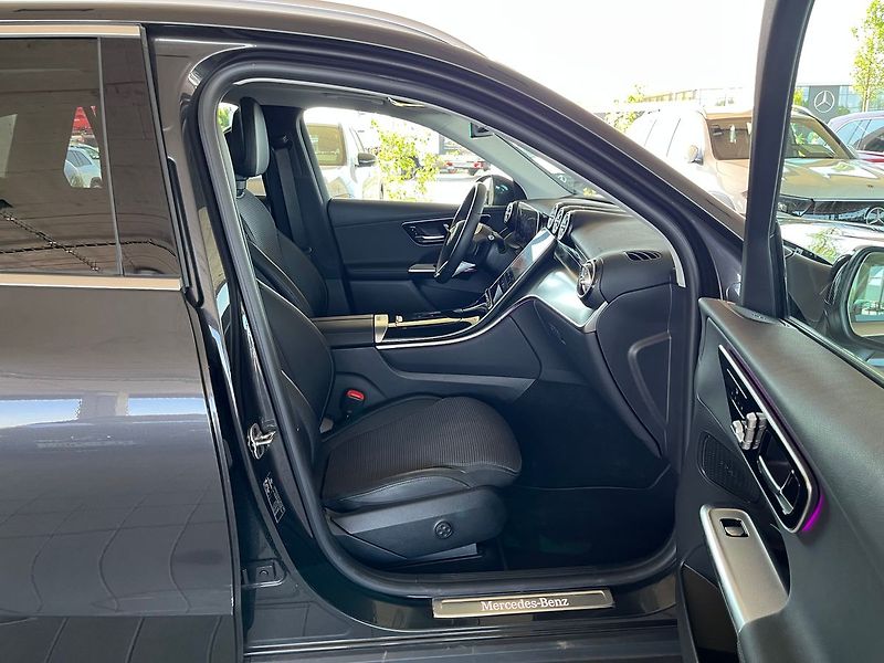 Mercedes-Benz GLC d 4MATIC - fotka 17 z 19