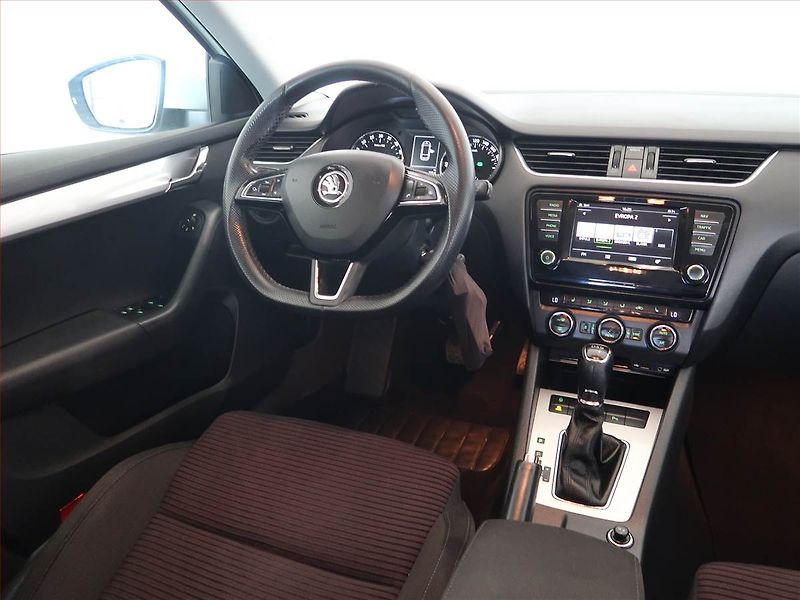 Škoda Octavia (2015) Style 2.0 TDI, Automat, Navi - fotka 7 z 15