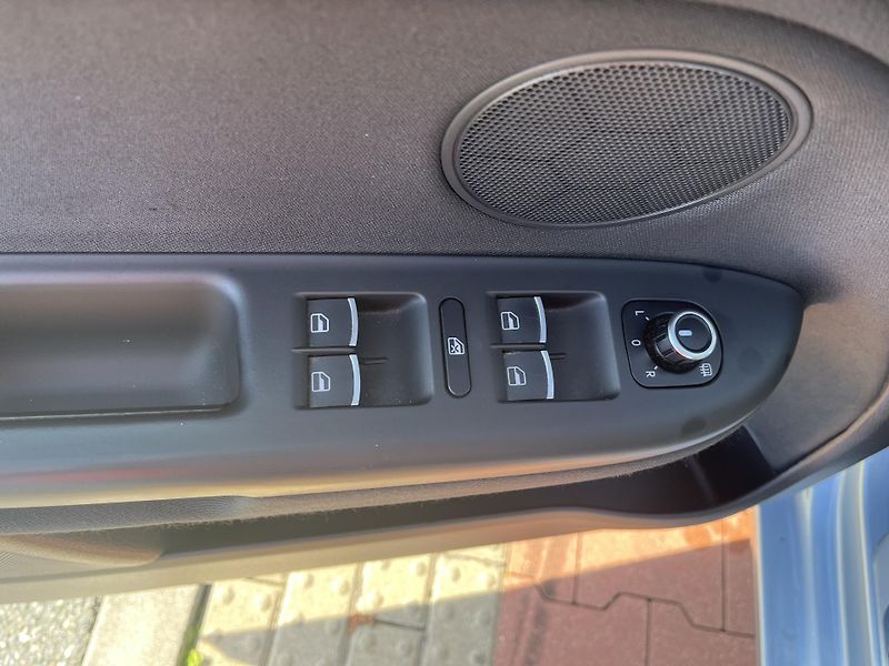 Volkswagen Golf Plus 1.4 16V Style - fotka 10 z 30