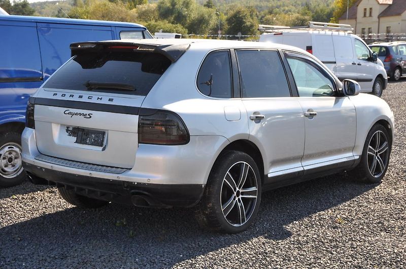 Porsche Cayenne 4.5i V8 250kW - fotka 3 z 11