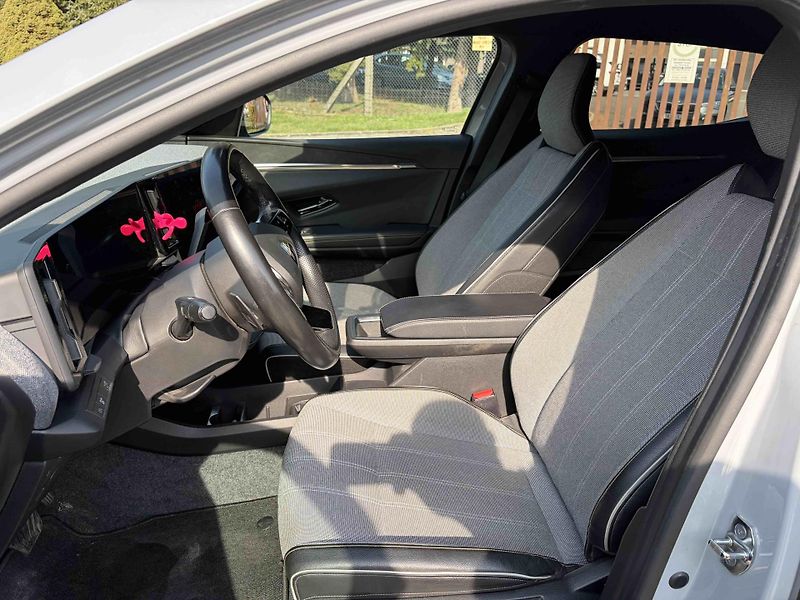 Renault Mégane (2023) E-Tech Ev60 220k Techno Optim - fotka 10 z 28