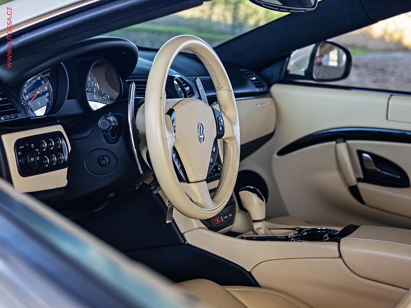 Maserati GranTurismo (2010) 4.7 V8 S Automatic, ČR - fotka 15 z 22