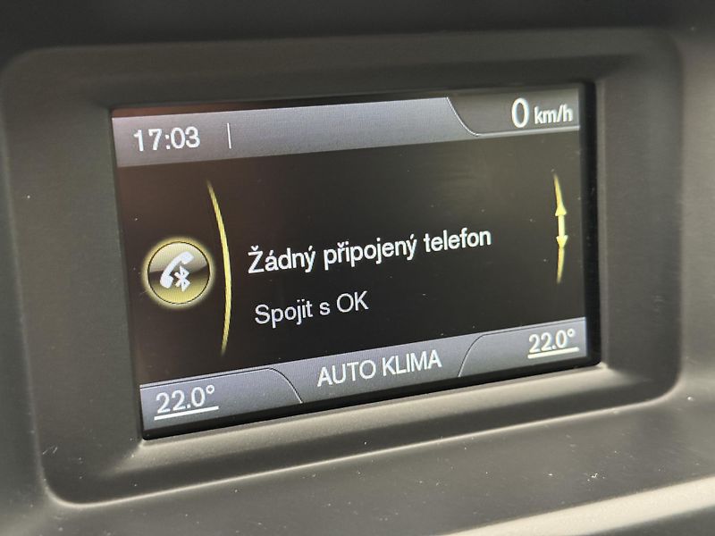 Volvo V40 D2 MOMENTUM CZ - fotka 35 z 39