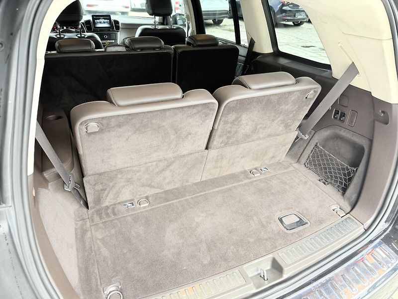 Mercedes-Benz GLS GL 400 4Matic - fotka 33 z 35