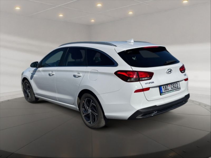 Hyundai i30 1,5 T-GDI Smart 5d - fotka 4 z 10