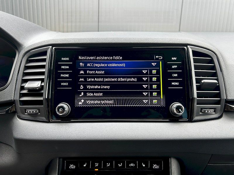 Škoda Karoq (2025) 2.0 TDI 110kW 4x4 DSG Sportlin - fotka 17 z 35