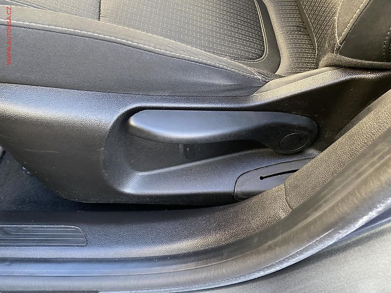 Renault Mégane (2020) 1.3 TCe, TZ, navi, kamera - fotka 14 z 17