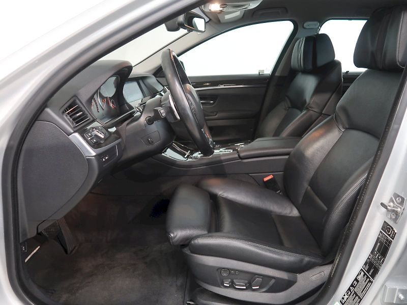 BMW Řada 5 (2012) 535d 230KW NAVI XENON - fotka 13 z 41