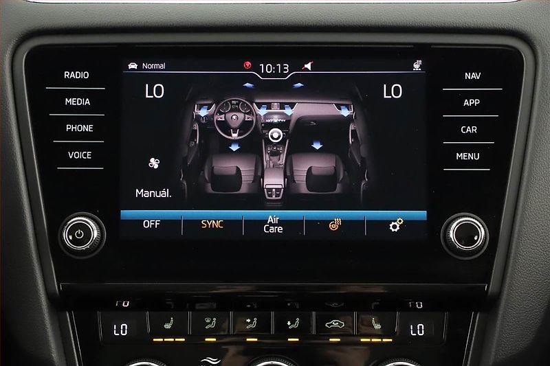 Škoda Octavia (2019) Scout 2.0 TSI - fotka 16 z 26