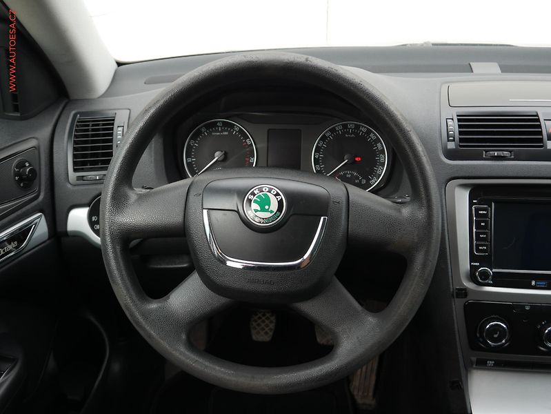 Škoda Octavia (2009) 1.4 TSi, AC - fotka 13 z 15
