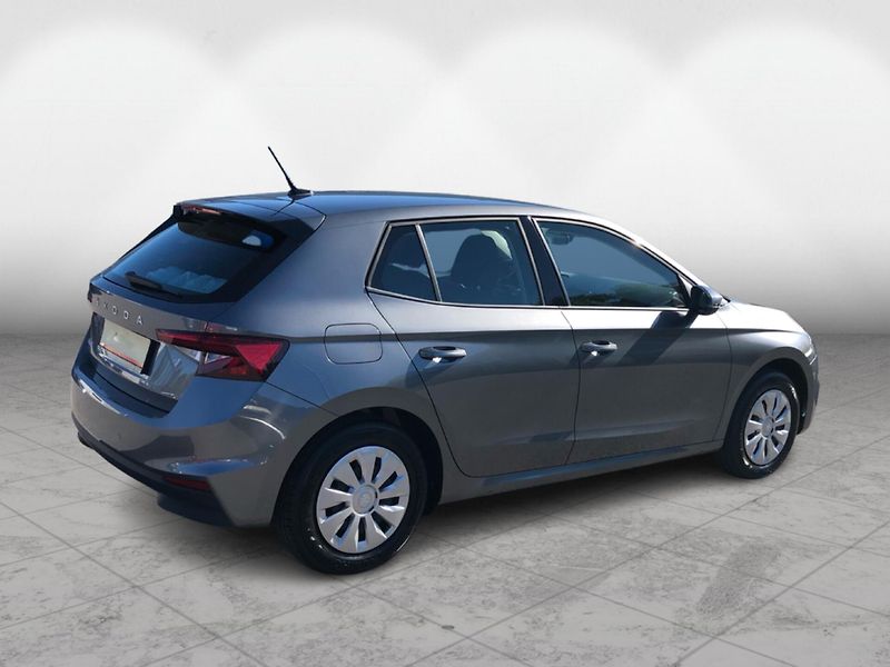 Škoda Fabia 1.0 MPi SELECTION - fotka 2 z 29