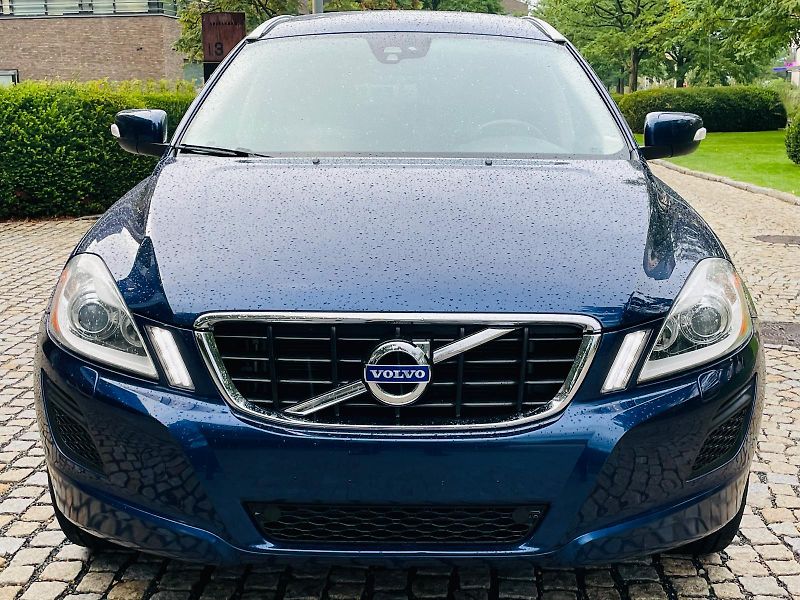 Volvo XC60 2.4D5 5V 4x4 AUT TAŽNÉ SERVISK - fotka 6 z 47