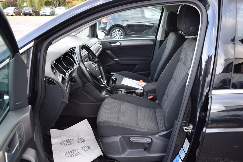 Volkswagen Touran (2016) 1.4TSI 110kw CLBMT 7MÍST TAŽN - fotka 21 z 50