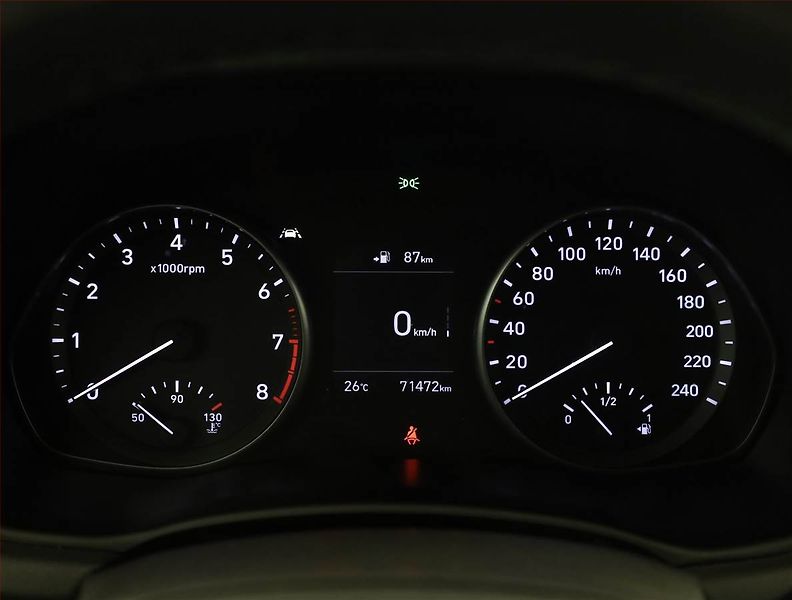 Hyundai i30 (2018) 1.0 T-GDI, Tempomat - fotka 9 z 16