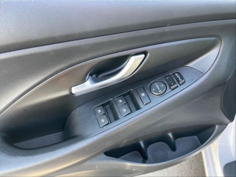 Hyundai i30 1,5 i CVVT Comfort kombi 5d - fotka 11 z 11