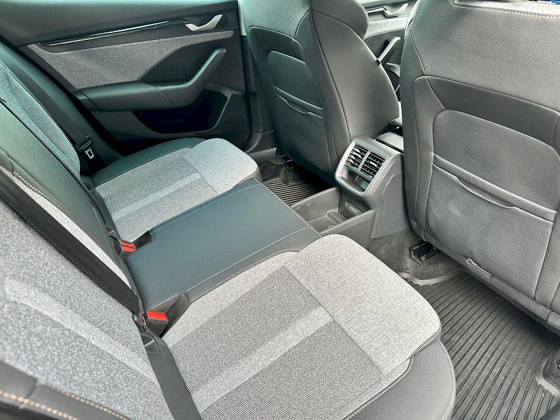 Škoda Octavia (2024) 1.5 TSI 110kW MHEV Top Selecti - fotka 21 z 25