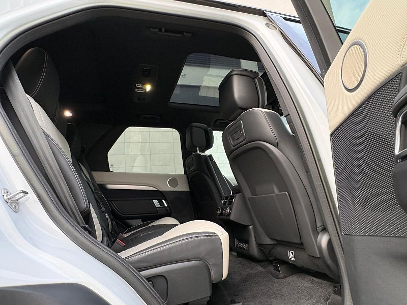 Land Rover Discovery D300, R-Dynamic HSE, ČR, DPH - fotka 49 z 61