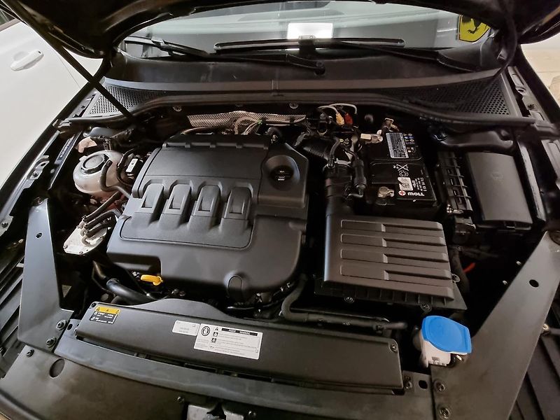 Volkswagen Passat Variant (2020) 2,0Tdi DSG 140kW Elegance ČR  - fotka 24 z 36