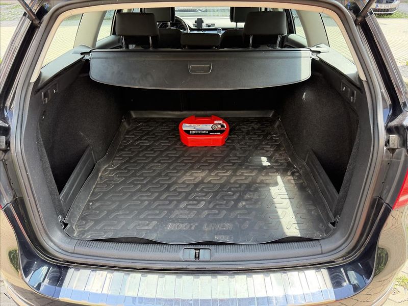 Volkswagen Passat 2,0TDi 103kW Comfort. Variant - fotka 11 z 14