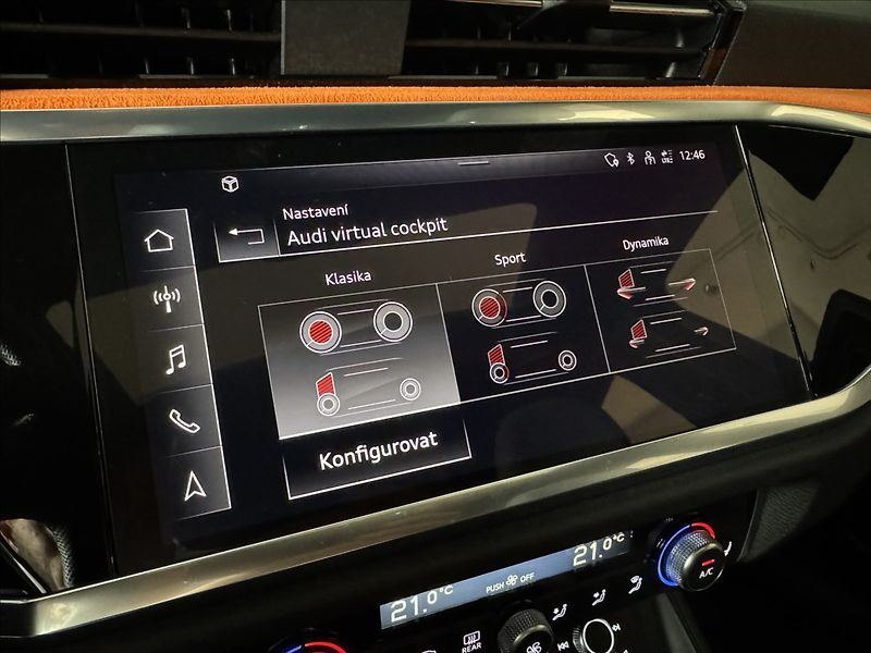 Audi Q3 2,0 TDi  S-Line Záruka LED Kam - fotka 40 z 45