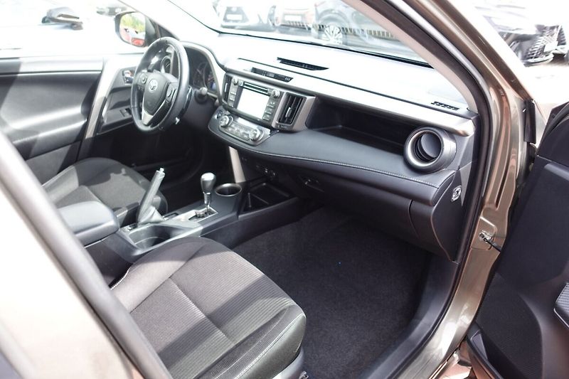 Toyota RAV4 2.0 VVTi Multidrive S  Active - fotka 11 z 33