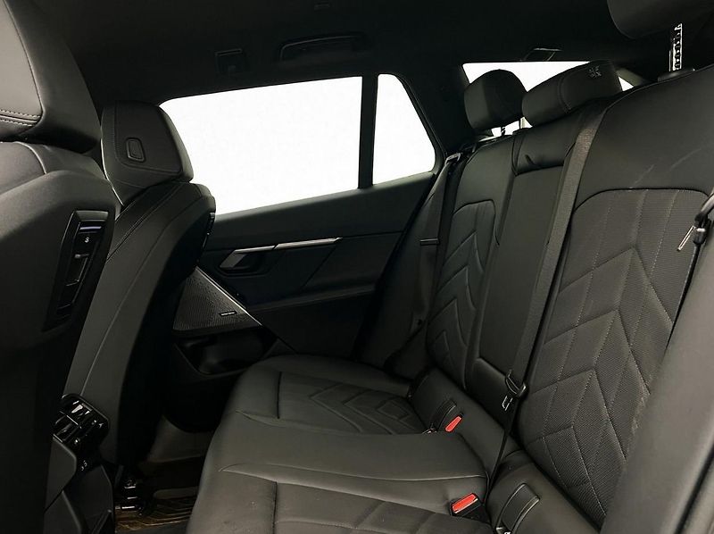 BMW Řada 5 520d AWD Touring MSport Tažné - fotka 27 z 35