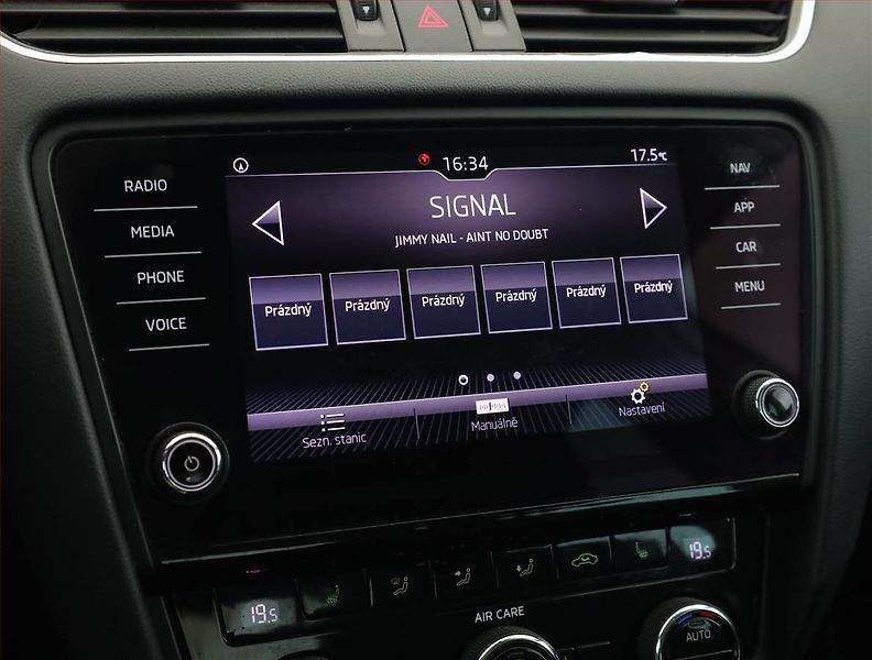 Škoda Octavia (2017) 1.6 TDI, Navi, Tempomat - fotka 12 z 16