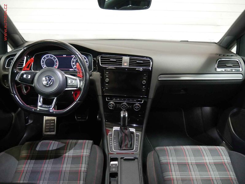 Volkswagen Golf (2019) 2.0TSI, GTI, DSG - fotka 8 z 20