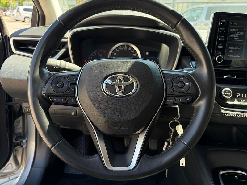 Toyota Corolla 1.5 Comfort - fotka 8 z 16