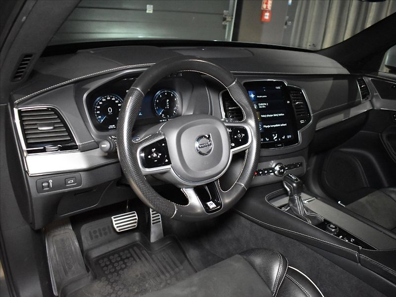 Volvo XC90 2,0 T6 AWD R-design Vzduch - fotka 13 z 26