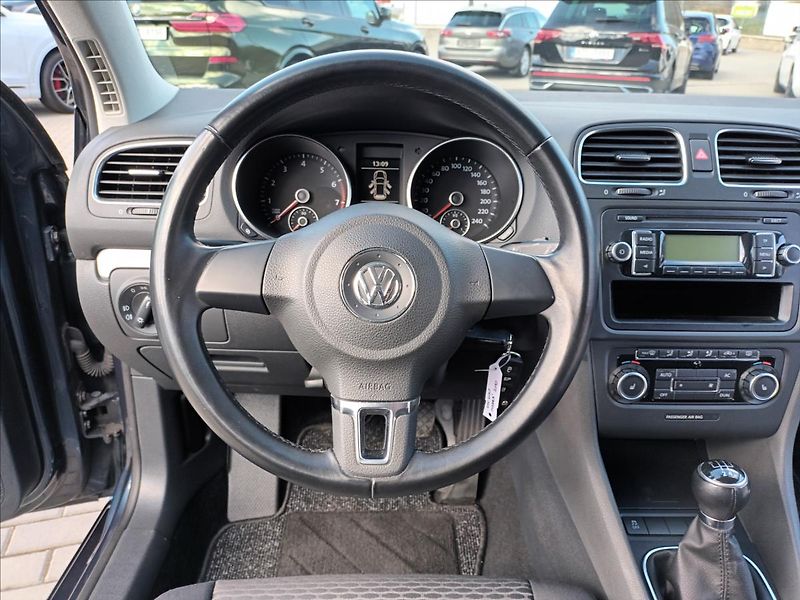 Volkswagen Golf 1,4 16V,59KW,TREND,KLIMA,VÝHŘE - fotka 16 z 50