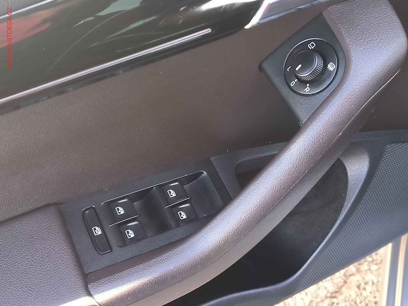 Škoda Octavia (2017) 2.0 TDi, ČR, L&K, DSG, LED - fotka 23 z 27