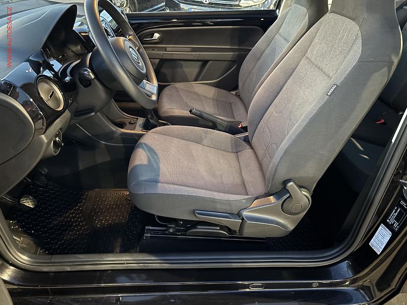 Volkswagen up! (2012) 1.0 MPi, AC, výhřev sed - fotka 9 z 13
